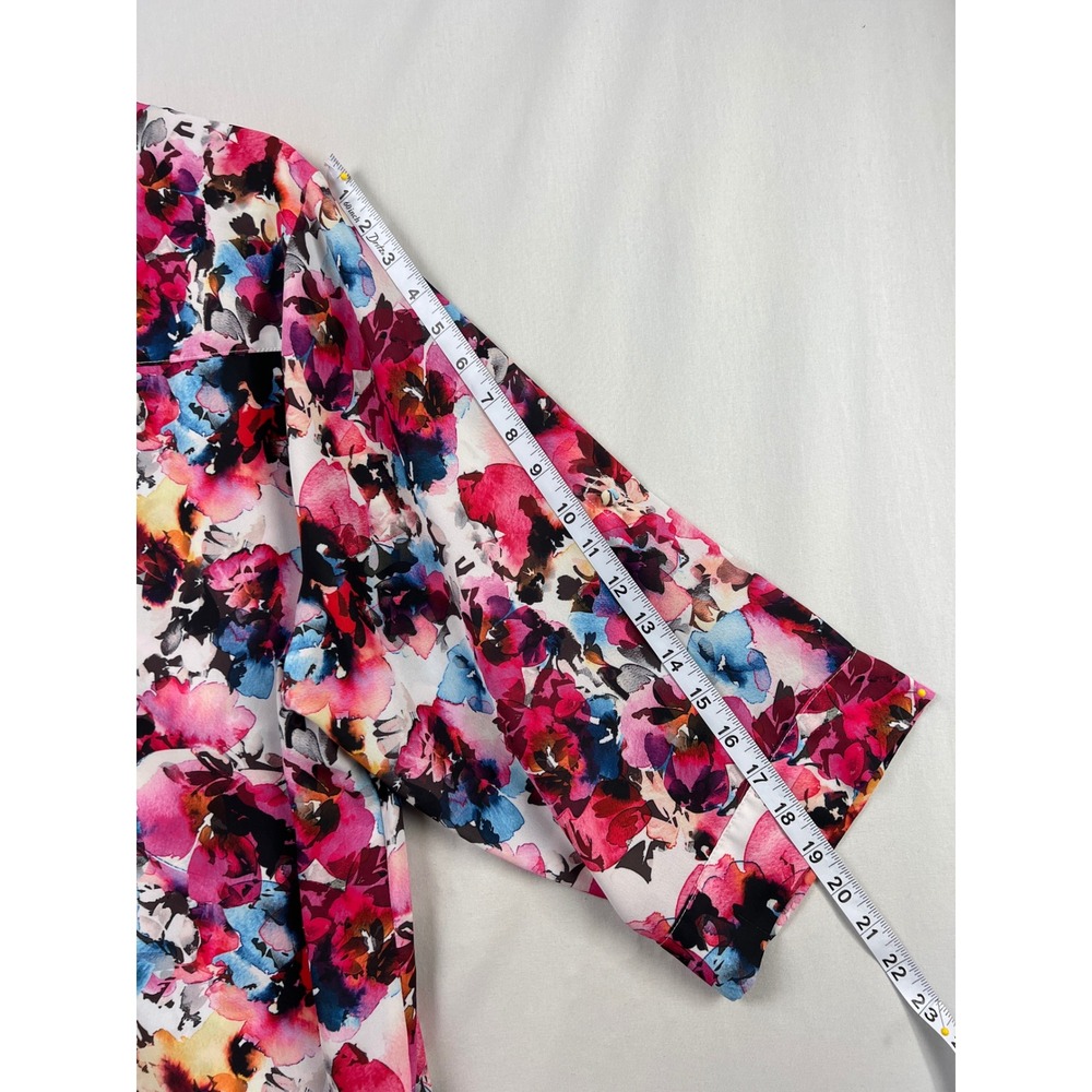 Torrid Harper Blouse Womens 3X Pink Blue Floral Roll Tab Sleeve V-Neck Top - Picture 8 of 10